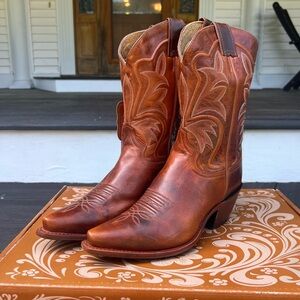 Justin Ladies Fashion Boot with Saddle Torino Cow Foot and a Narrow Snipped Toe